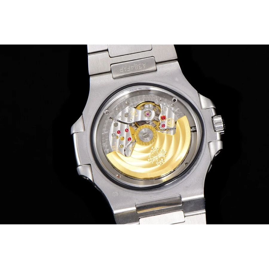 Emerald Bezel 5711 Replica - Image 4